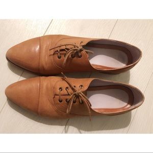 Johnston & Murphy leather oxfords / brogues